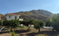 Furnished 4-bed villa in Arakapas with panoramic views 