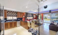 Luxury 5 bedroom house for sale in Kapparis