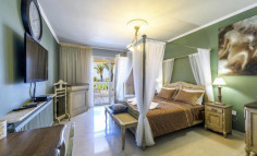 Luxury 5 bedroom house for sale in Kapparis