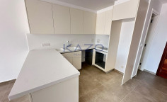 Modern 2-bed maisonette with pool in Agios Tychonas 
