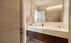 Seafront 2-bed apartment in Neapolis with panoramic views 
