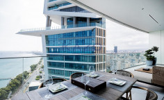 Seafront 2-bed apartment in Neapolis with panoramic views 