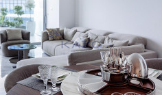 Seafront 2-bed apartment in Neapolis with panoramic views 