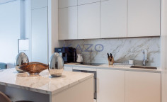 Seafront 2-bed apartment in Neapolis with panoramic views 