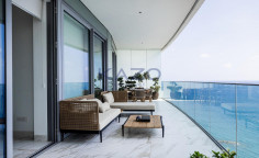 Seafront 2-bed apartment in Neapolis with panoramic views 