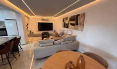 Renovated 2-bed top-floor apartment in Agios Nektarios 
