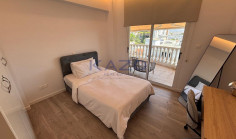 Renovated 2-bed top-floor apartment in Agios Nektarios 