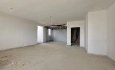 Spacious 4 bedroom apartment for sale in Engomi