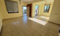 3 bedroom apartment to rent in Latsia