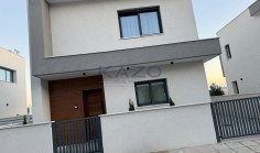 Modern 2-bed sea view maisonette, Agios Tychonas 