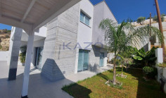 Spacious 4-bed villa in Palodeia with mountain views 