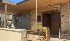 Spacious 2-bedroom bungalow in Kapsalos 