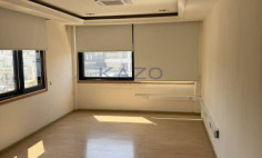 Expansive 882 m2 office in Linopetra near highway 