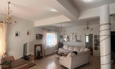 4 bedroom house to rent in Lykabittos