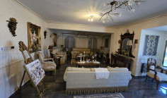 6 bedroom house for sale in Paralimni