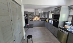 6 bedroom house for sale in Paralimni