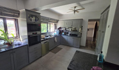 6 bedroom house for sale in Paralimni