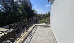 6 bedroom house for sale in Paralimni