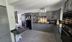6 bedroom house for sale in Paralimni
