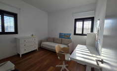 Spacious 4 bedroom apartment to rent in Engomi