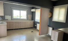 Large commercial for rent in Engomi
