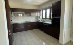 Large 4 bedroom house to rent in Engomi
