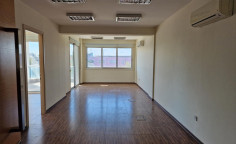 Large commercial to rent in Aglantzia