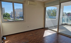 Large commercial to rent in Aglantzia