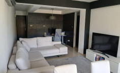 Charming 2-bed apartment in Mesa Geitonia with city views 
