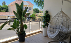 Charming 2-bed apartment in Mesa Geitonia with city views 