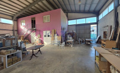 Spacious warehouse on large plot in Kato Polemidia 