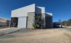 Spacious warehouse on large plot in Kato Polemidia 