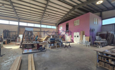 Spacious warehouse on large plot in Kato Polemidia 