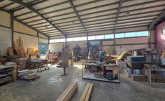 Spacious warehouse on large plot in Kato Polemidia 