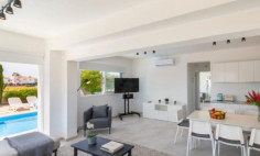 4 bed house for sale in Agia Thekla