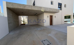 Modern 5-bed villa in Agios Athanasios with sea views 