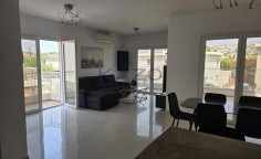 Spacious 4-bed villa in Mouttagiaka with pool 