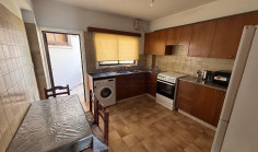 Furnished seafront 2-bed apartment in Neapolis 
