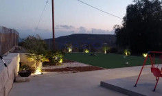 Spacious 4-bed villa in Monagroulli with sea views 