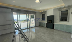 Spacious 4-bed villa in Monagroulli with sea views 