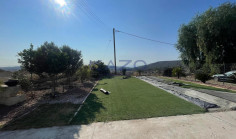 Spacious 4-bed villa in Monagroulli with sea views 