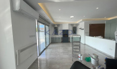 Spacious 4-bed villa in Monagroulli with sea views 