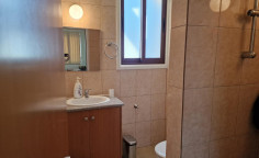 Commercial 30 m2 to rent in Lykabittos