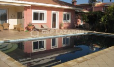 Luxury 4 bedroom house with swimming pool for sale in Lakatamia