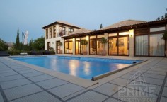 Luxury 4 bedroom furnished villa with swimming pool for sale in Aphrodite Hills