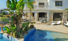 5 b/r villa | Sea Caves 