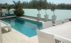 Luxury 5-bedroom villa near the salt lake 