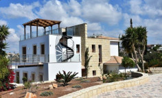 6-bedroom villa with magnificent views 