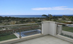 Three bedroom house 100m from the beach 