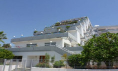 Large apartment in Amathus Area with sea views 